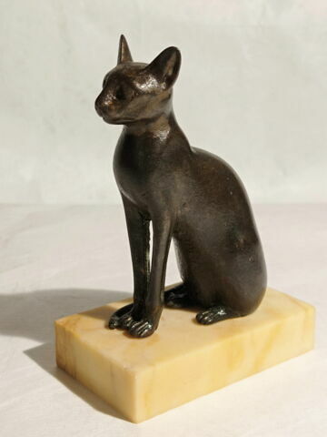 figurine