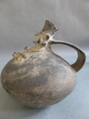 vase, image 3/3