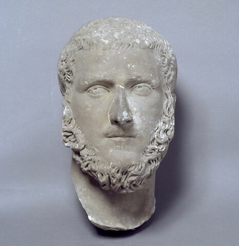 statue ; tête