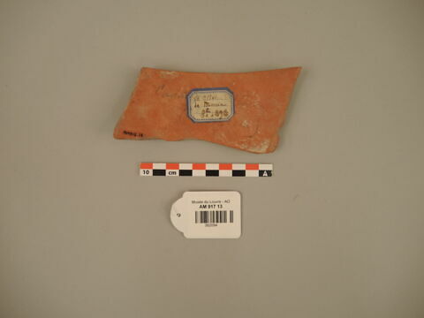 vase ; fragment, image 2/2