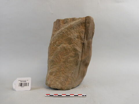 statue, image 3/3
