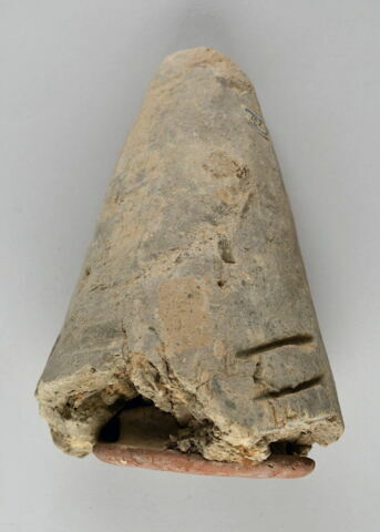 bouchon de jarre conique ; empreinte de sceau ; coupelle, image 5/7