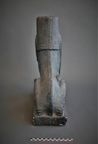 Moulage d'une statue de griffon, image 2/4