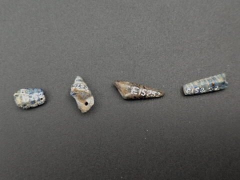 perle  ; pendentif, image 2/2