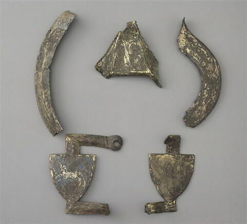 Elément à l’emblématique de Charles VI : fragment à décor de cosse de genêts, image 3/4