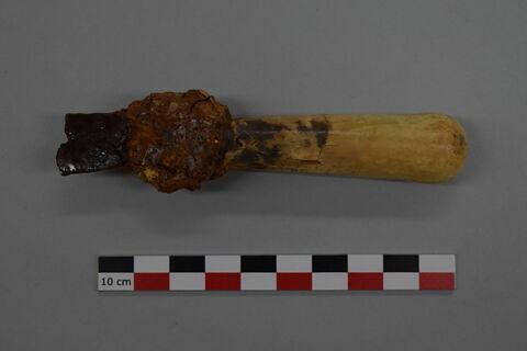 manche de couteau fragment