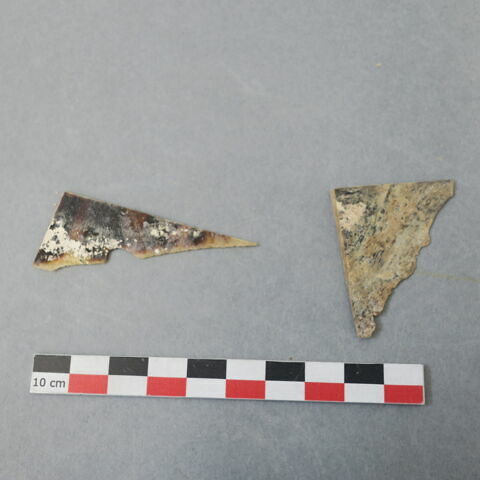 mobilier ; élément décoratif, fragment
