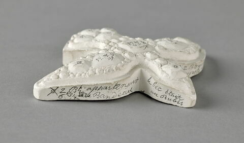 Moulage du bouton du Saint-Esprit de Louis XVIII, image 2/5