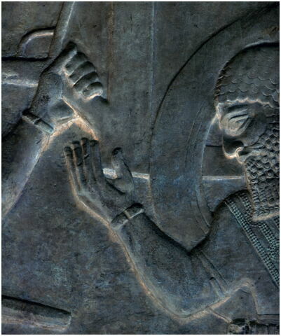36°30’34 N – 43°13’45 E, Mains de porteurs de char de guerre, époque néo-assyrienne, règne de Sargon II (721-705 avant J.-C.), Khorsabad (antique Dur-Sharrukin), Iraq