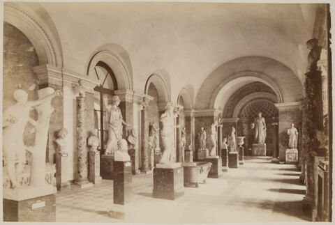 [Antiquités grecques, galerie de la Melpomène]