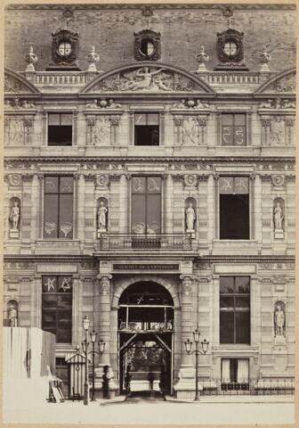 [Guichet de l'Empereur, aile de Flore]