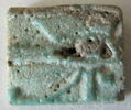 perle en pastille rectangulaire ; amulette oudjat, image 1/2