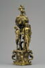 Femme ailée entre deux satyres, image 8/9