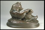 Ours assis, image 4/4