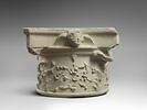 Chapiteau décoré de rinceaux et têtes d'anges, image 1/9
