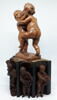 Statuette en buis : enfants luttant, image 5/13