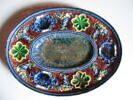 Plat ovale  sur pied : cavités et cornes d'abondance, image 1/2