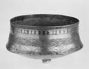 vase, image 7/11