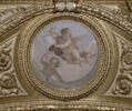 Plafond : Salle des Antonins - Les Génies de la Justice (deux Amours dont l'un tient un fil à plomb et l'autre une balance), sur la voûte, côté est au centre., image 5/6