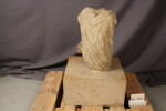 statuette, image 2/9