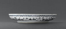 Plat à décor floral d'inspiration Ming, image 2/9